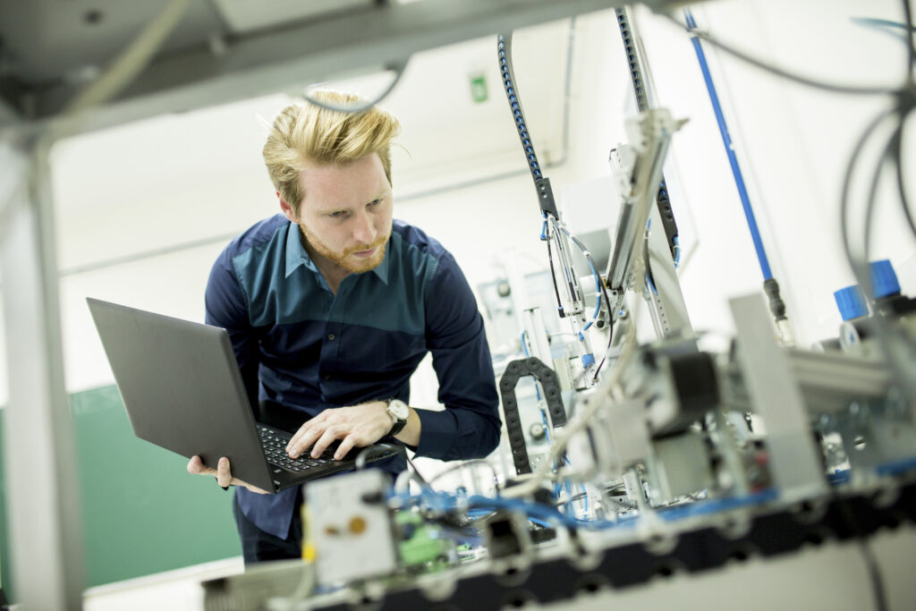 Réaliser une maintenant sur vos machines laser pour éviter un coût d'entretien trop élevé